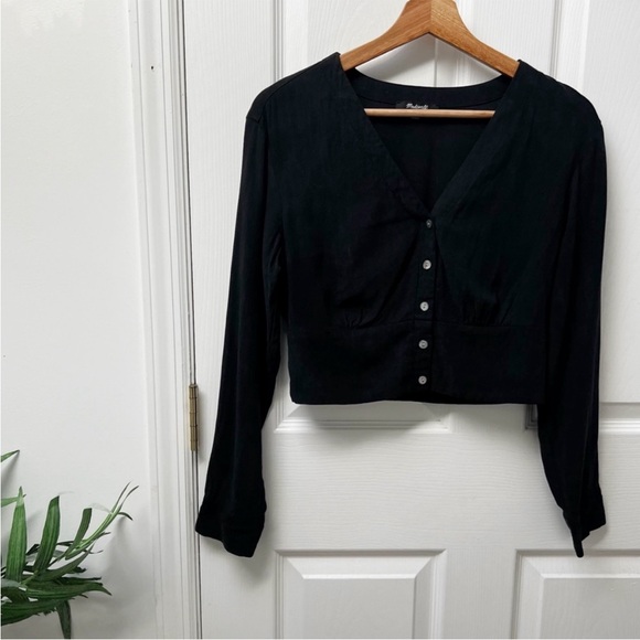 Madewell V-Neck Button-Front Shirt in Black - Picture 3 of 11